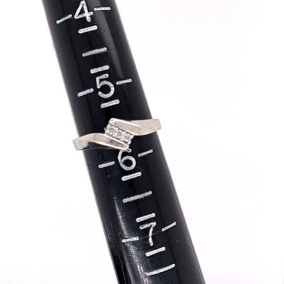 10k 3-Diamond Ring   - Picture 12 of 12